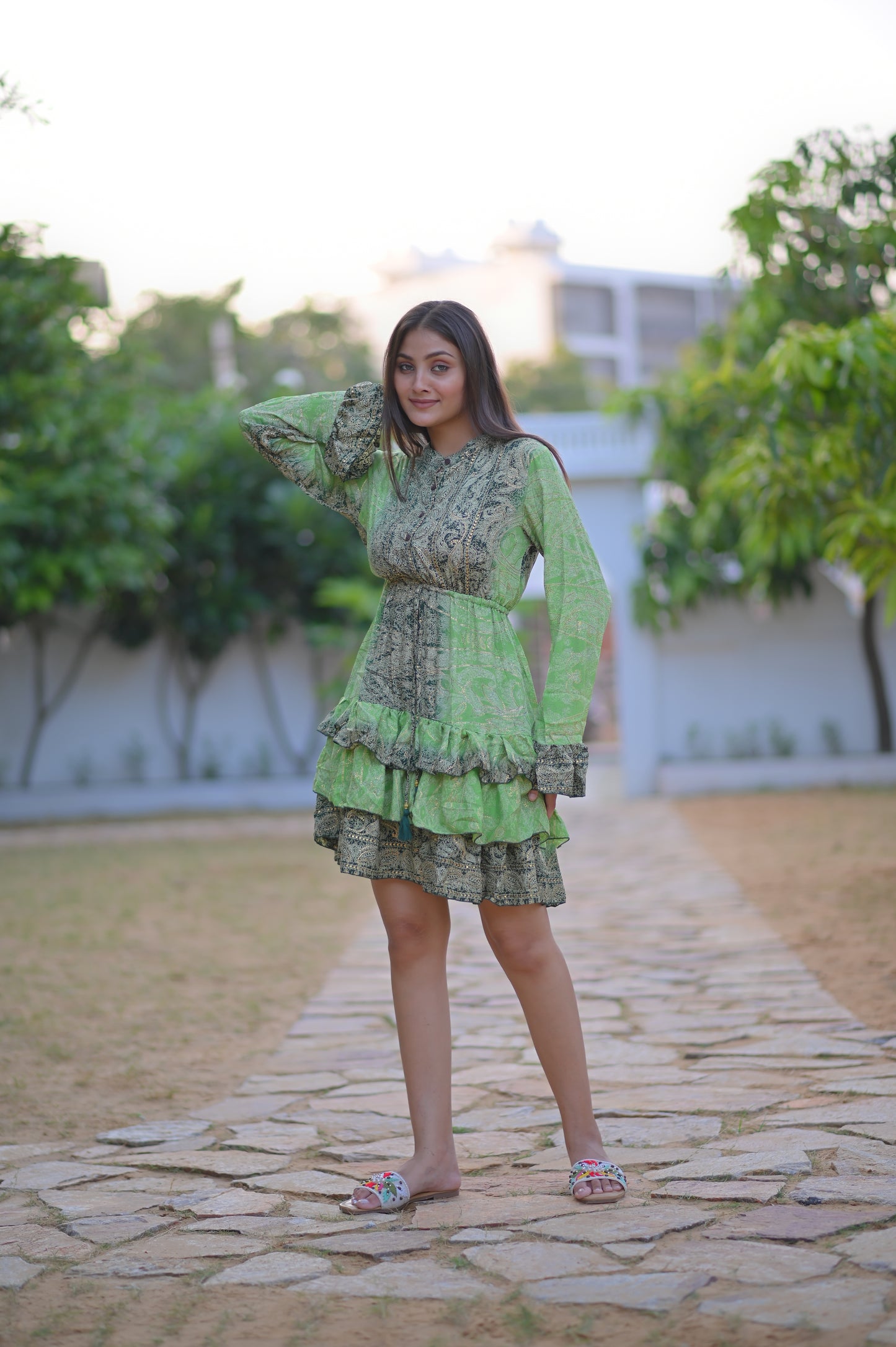 BUTTON THREE FRILL DRESS
