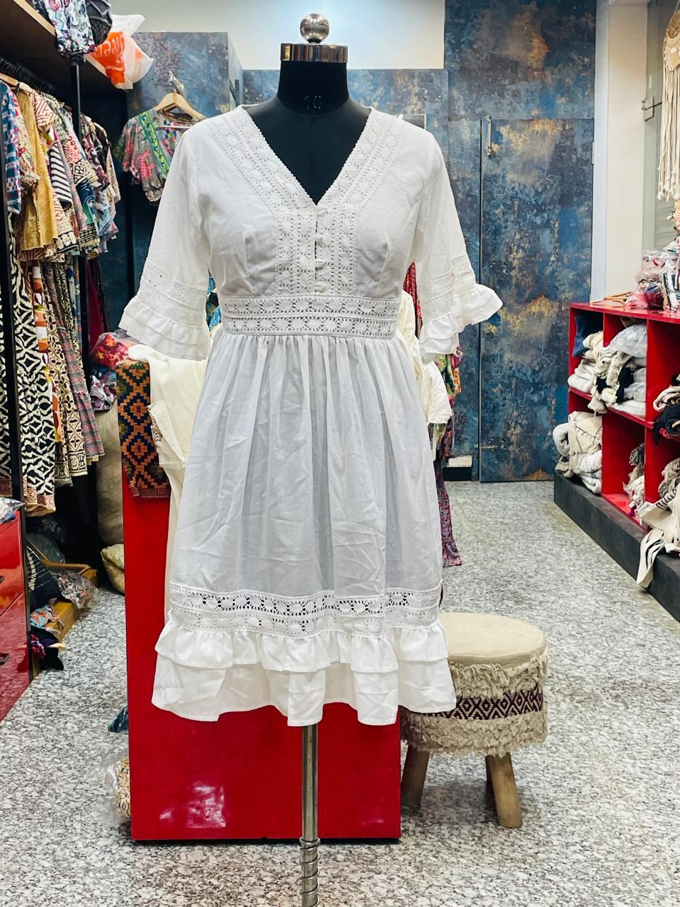 camric short lace dress