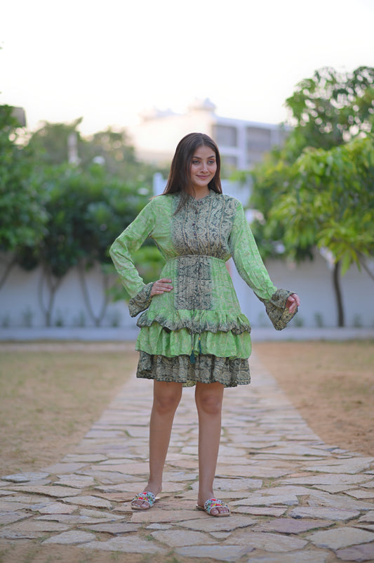 BUTTON THREE  FRILL DRESS