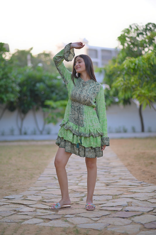BUTTON THREE  FRILL DRESS