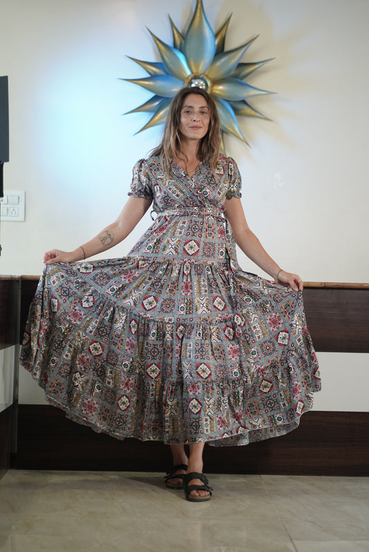 body frill dress